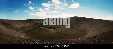 Vue panoramique du bord du cratère Hverfjall, myvatn, lac Mývatn, Islande, Scandinavie, Europe Banque D'Images