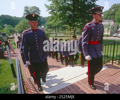 Cadets marchant en formation ; cérémonie de l'académie militaire de Valley Forge ; école privée près de Philadelphie ; Pennsylvanie ; États-Unis Banque D'Images