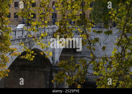 Ponte Giuseppe Mazzini, un pont de pierre sur le Tibre à Rome, Italie. Banque D'Images