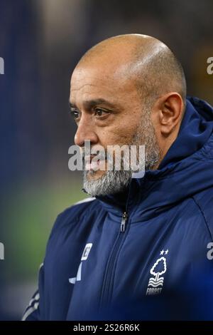 Molineux, Wolverhampton le lundi 6 janvier 2025.Nuno Espirito Santo, entraîneur-chef de Nottingham Forest lors du match de premier League entre Wolverhampton Wanderers et Nottingham Forest à Molineux, Wolverhampton le lundi 6 janvier 2025. (Photo : Jon Hobley | mi News) crédit : MI News & Sport /Alamy Live News Banque D'Images