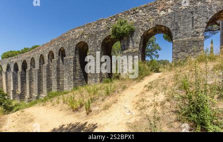 Aqueduc Tomar ou aqueduto de Pegos ou aqueduc du couvent du Christ Portugal. Banque D'Images