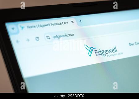 New York, États-Unis - 07 janvier 2025 : le site Web Edgewell Personal Care s'affiche sur l'écran d'un ordinateur présentant des produits de soins personnels et des solutions de toilettage Banque D'Images