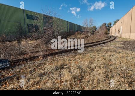 Voies ferrées abandonnées dans un complexe industriel, Pennsylvanie, États-Unis Banque D'Images