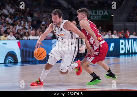 6 octobre 2024, Vitoria Gasteiz, pays de Cbasque / Alava, Espagne : Sergio Llull (à gauche) et JoaquÃ­n RodrÃ­guez (à droite) lors de la victoire du Real Madrid sur Casademont Zaragoza 101 - 95 en Liga Endesa 2024/25 match de saison régulière (jour 2) au Wizink Center..lors de la victoire du Real Madrid sur Baskonia 82 - 89 en Liga Endesa 2024/25 match de saison régulière (jour 15) célébré à Fernando Buesa Arena (Vitoria Gasteiz Espagne). 6 janvier 2025. (Crédit image : © Juan Carlos GarcÃ­A Mate/Pacific Press via ZUMA Press Wire) USAGE ÉDITORIAL SEULEMENT! Non destiné à UN USAGE commercial ! Banque D'Images