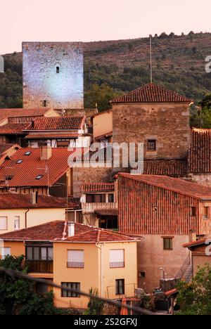 Village de San Mafrtin del Castañar, Salamanque, Espagne Banque D'Images