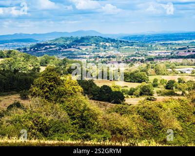 La vue depuis la Cotswold Way surplombant Great Witcombe près de Birdlip, Gloucestershire. Banque D'Images