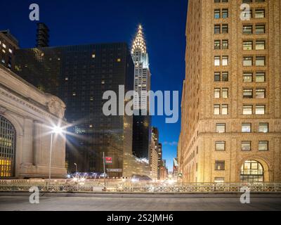 Grand Central Station and terminal at Pershing Square Plaza à Blue Hour avec Skyline Manhattan, New York City New York, États-Unis Banque D'Images