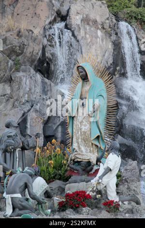 Mexico, Mexique - Nov 26 2024 : fontaine des vœux de la Basilique de la Vierge Guadalupe sur la colline de Tepeyac à Mexico Banque D'Images