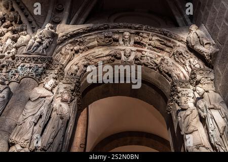 Portique de gloire, style de transition entre roman et gothique, par maître Mateo et ses ouvriers, Saint-Jacques de Compostelle, province de la Coruña, Géorgie Banque D'Images