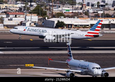 Sky Harbor International Airport 1-4-2025 Phoenix, AZ États-Unis American Airlines Airbus A321 N561UW arrivée le 26 à Sky Harbor Intl. Aéroport. Banque D'Images