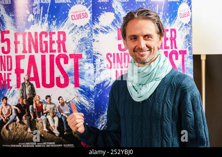 Axel Schreiber BEI der Premiere des Kinofilms Fünf finger sind ne Faust im CineMotion. Berlin, 07.01.2025 *** Axel Schreiber à la première du film Fünf Finger sind ne Faust au CineMotion Berlin, 07 01 2025 Foto:XM.xPatzigx/xFuturexImagex finger 5111 Banque D'Images
