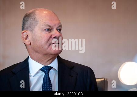 OLAF Scholz, Bundeskanzler, aufgenommen waehrend der ersten Kabinettsitzung 2025 à Berlin, 08.01.2025. Berlin Deutschland *** Olaf Scholz, chancelier fédéral, photo prise lors de la première réunion du cabinet 2025 à Berlin, 08 01 2025 Berlin Allemagne Copyright : xJulianexSonntagx Banque D'Images