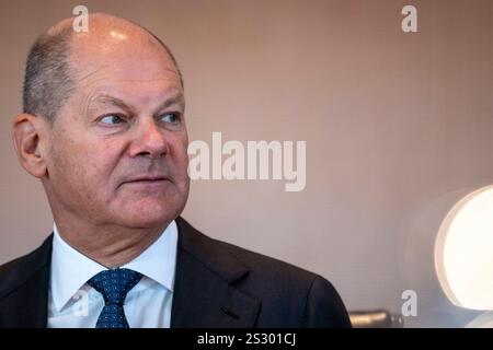 OLAF Scholz, Bundeskanzler, aufgenommen waehrend der ersten Kabinettsitzung 2025 à Berlin, 08.01.2025. Berlin Deutschland *** Olaf Scholz, chancelier fédéral, photo prise lors de la première réunion du cabinet 2025 à Berlin, 08 01 2025 Berlin Allemagne Copyright : xJulianexSonntagx Banque D'Images