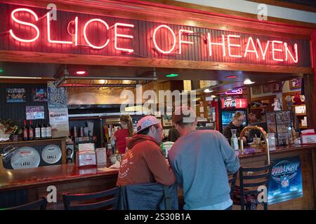 Le bar à l'intérieur de Mystic Pizza, un restaurant à Conn et l'inspiration pour le film de Julia Roberts de 1988. Banque D'Images