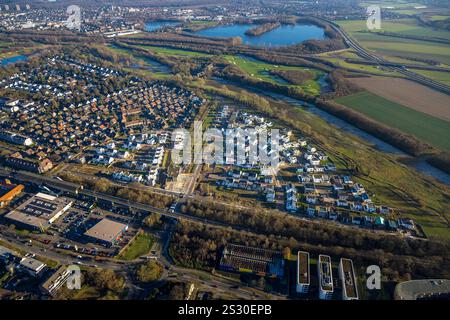 Luftbild, Angerbogen, Wohngebiet alter Angerbach, Neubaugebiet, Huckingen, Duisburg, Ruhrgebiet, Nordrhein-Westfalen, Deutschland ACHTUNGxMINDESTHONORARx60xEURO *** vue aérienne, Angerbogen, zone résidentielle Alter Angerbach, nouvelle zone de développement, Huckingen, Duisburg, zone de la Ruhr, Rhénanie du Nord-Westphalie, Allemagne ACHTUNGxMINDESTHONORARx60xEURO Banque D'Images