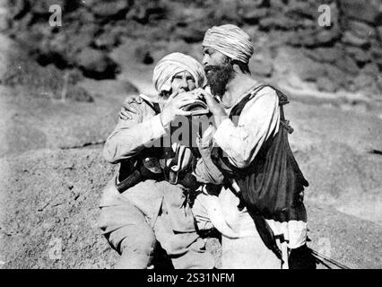 LES QUATRE PLUMES RALPH RICHARDSON, JOHN CLEMENTS date : 1939 Banque D'Images