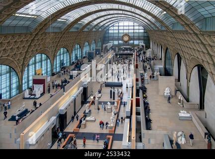 Salle principale Musée d'Orsay, Paris, France Banque D'Images