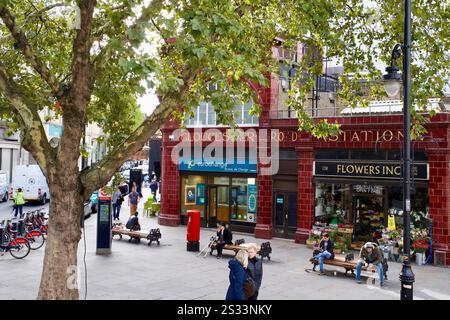 Station de métro de Gloucester Road, Royal Borough of Kensington and Chelsea, Londres, Angleterre. Banque D'Images