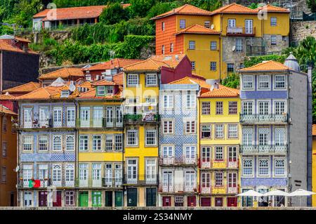 Vue de Porto ici le quartier Cais da Ribeira, Portugal Banque D'Images