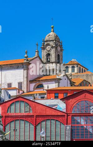 Vue sur le quartier de la vieille ville de Ribeira à Porto, Portugal Banque D'Images
