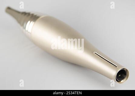 Boston, Massachusetts, États-Unis. 8 janvier 2025. Torche des Jeux Olympiques d'été de Paris 2024 maintenant à : $8 860 (8 soumissions) estimation : $30,000. (Crédit image : © RR Auction/ZUMA Press Wire) USAGE ÉDITORIAL SEULEMENT! Non destiné à UN USAGE commercial ! Banque D'Images