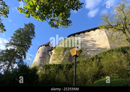 Château de Bled au-dessus du lac de Bled, Alpes juliennes, Slovénie Banque D'Images