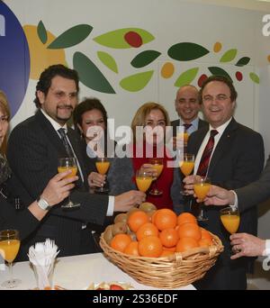 Le ministre fédéral de l'alimentation et de l'Agriculture Hans-Peter Friedrich sur le stand de Grèce à fruit Logistica, le salon leader de la fru internationale Banque D'Images