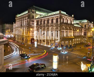 Opéra d'état de Vienne à Vienne Autriche la nuit Banque D'Images