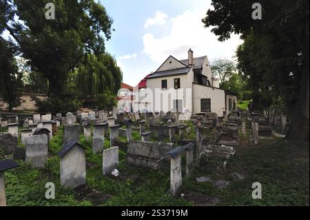 Ancien cimetière juif dans le quartier juif de Kazimierz à Cracovie Banque D'Images