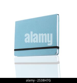 carnet de notes de couverture de couleur bleu soie isolé sur fond blanc. carnet de notes couverture couleur bleu soie Banque D'Images