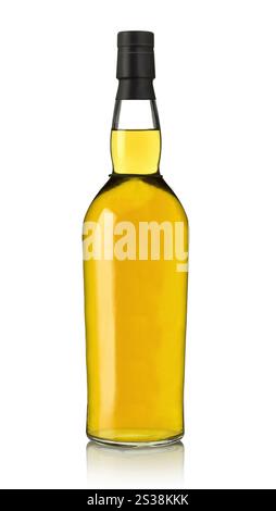 bouteille de whisky isolée sur fond blanc Banque D'Images