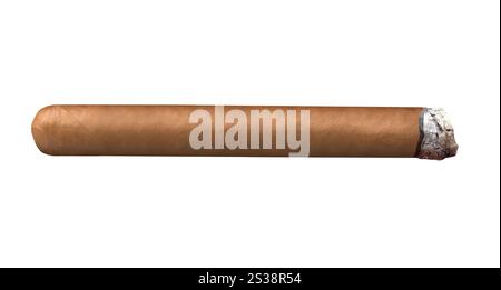 Cigare de la havane fumant isolé sur fond blanc. Fumer le cigare de la havane Banque D'Images
