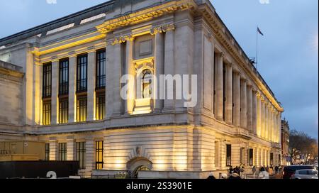 Musée des Sciences, Londres Royaume-Uni, extérieur au crépuscule Banque D'Images