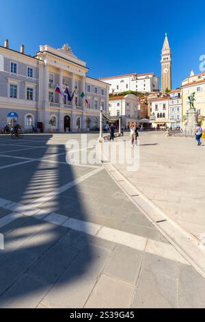 Vue sur la place Tartini par jour. Piran, Istrie, Slovénie Banque D'Images