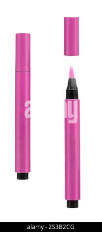 Crayons cosmétiques roses isolés sur fond blanc. Crayons cosmétiques roses Banque D'Images