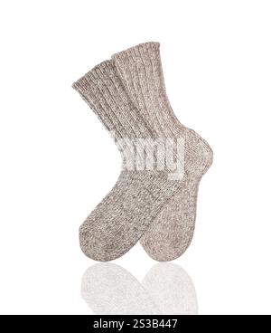 Paire de chaussettes en laine isolé sur fond blanc Banque D'Images