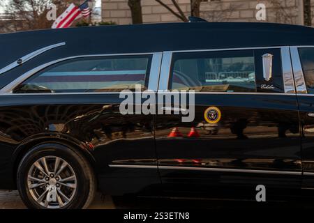 Washington DC, États-Unis. 9 janvier 2025, le cercueil du président américain Jimmy carter voyage sur Pennsylvania Avenue, passant la Maison Blanche à Washington DC, États-Unis pour la dernière fois avant qu'il ne soit mis au repos. Crédit : Diego Montoya/Alamy Live News Banque D'Images