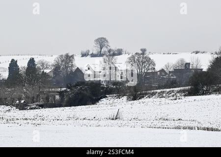 Bertem, Belgique. 09 janvier 2025. Un paysage enneigé comme la Belgique a un temps hivernal enneigé aujourd'hui, à Bertem, jeudi 09 janvier 2025. BELGA PHOTO DIRK WAEM crédit : Belga News Agency/Alamy Live News Banque D'Images