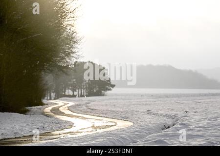 Bertem, Belgique. 09 janvier 2025. Un paysage enneigé comme la Belgique a un temps hivernal enneigé aujourd'hui, à Bertem, jeudi 09 janvier 2025. BELGA PHOTO DIRK WAEM crédit : Belga News Agency/Alamy Live News Banque D'Images