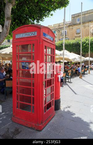 Cabine téléphonique britannique rouge, la Valette, Malte Banque D'Images