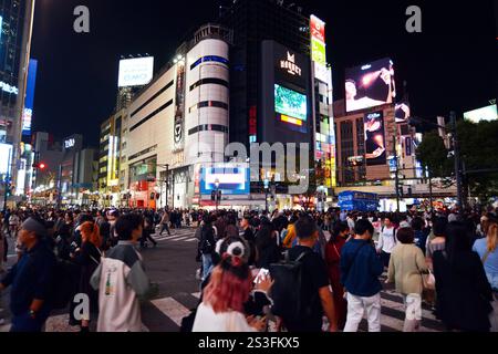Shibuya, Tokyo, Japon zone très fréquentée de Tokyo la nuit. Banque D'Images