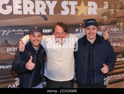 Regisseure und Drehbuchautoren Max Wolter und Tom Gronau sowie Hauptdarsteller Sascha Nathan zum projection spéciale Von Gerry Star - Der schlechteste beste Produzent aller Zeiten, AchtBerlin, Berlin *** réalisateurs et scénaristes Max Wolter et Tom Gronau et acteur principal Sascha Nathan lors de la projection spéciale de Gerry Star Der schlechteste Produzent aller Zeiten, Berlin, Berlin, Berlin, Berlin, Berlin Banque D'Images