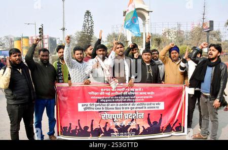 Patna, Inde. 09 janvier 2025. PATNA, INDE - 9 JANVIER : des membres de diverses organisations étudiantes manifestent en faveur des candidats BPSC au Kargil Chowk ion le 9 janvier 2025 à Patna, Inde. (Photo de Santosh Kumar/Hindustan Times/Sipa USA ) crédit : Sipa USA/Alamy Live News Banque D'Images