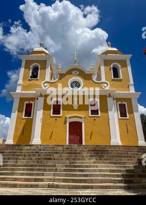 Façade de l'église de Sao Thome das Letras dans la ville de Sao Thome das Letras MG, par temps clair Banque D'Images