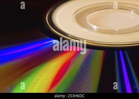 Spectre de lumière macro sur un disque compact Banque D'Images