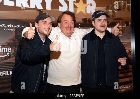 Tom Gronau, Sascha Nathan und Max Wolter BEI der Premiere der Amazon Prime Video-Serie Gerry Star Der schlechteste beste Produzent aller Zeiten im AchtBerlin. Berlin, 09.01.2025 *** Tom Gronau, Sascha Nathan et Max Wolter à la première de la série Amazon Prime Video Gerry Star Der schlechteste beste Produzent aller Zeiten im AchtBerlin Berlin, 09 01 2025 Foto:XJ.xKnowlesx/xFuturexImagex gerry 5104 Banque D'Images
