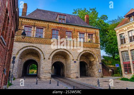 Porte de Gand immeuble en briques porte de Gand, entrée dans la ville de Lille, Vieux Lille quartier vieille ville centre historique, Flandre française, département du Nord, H. Banque D'Images