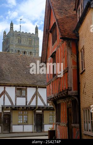 Un groupe pittoresque de bâtiments historiques à Tewkesbury, Gloucestershire, Severn Vale, Royaume-Uni Banque D'Images