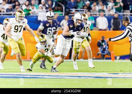Miami Gardens, Floride, États-Unis. 09 janvier 2025. Lors d'un match de football de la NCAA entre les notre Dame Fighting Irish et les Penn State Nittany Lions au Hard Rock Stadium de Miami Gardens, Floride. John Mersits/CSM/Alamy Live News Banque D'Images