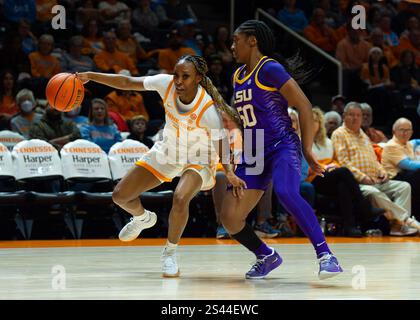 9 janvier 2025 : Samara Spencer (7) des Lady vols du Tennessee se dirige vers le panier contre Shayeann Day-Wilson (50) des Tigers de la LSU lors du match de basket-ball NCAA entre les Lady Volunteers de l'Université du Tennessee et les Tigers de la LSU à Thompson Boling Arena à Knoxville TN Tim Gangloff/CSM Banque D'Images